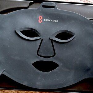 brand new Bon Charge red light face mask